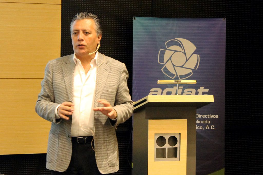 Joel Cano en la Jornada Tecnológica ADIAT "Aplicaciones de Blockchain"
